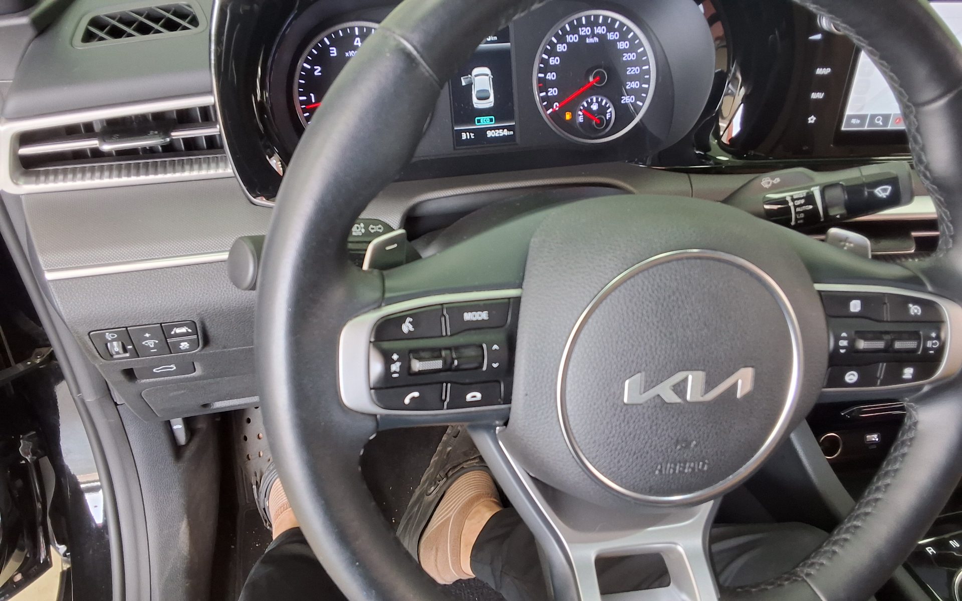 2023 - kia k5