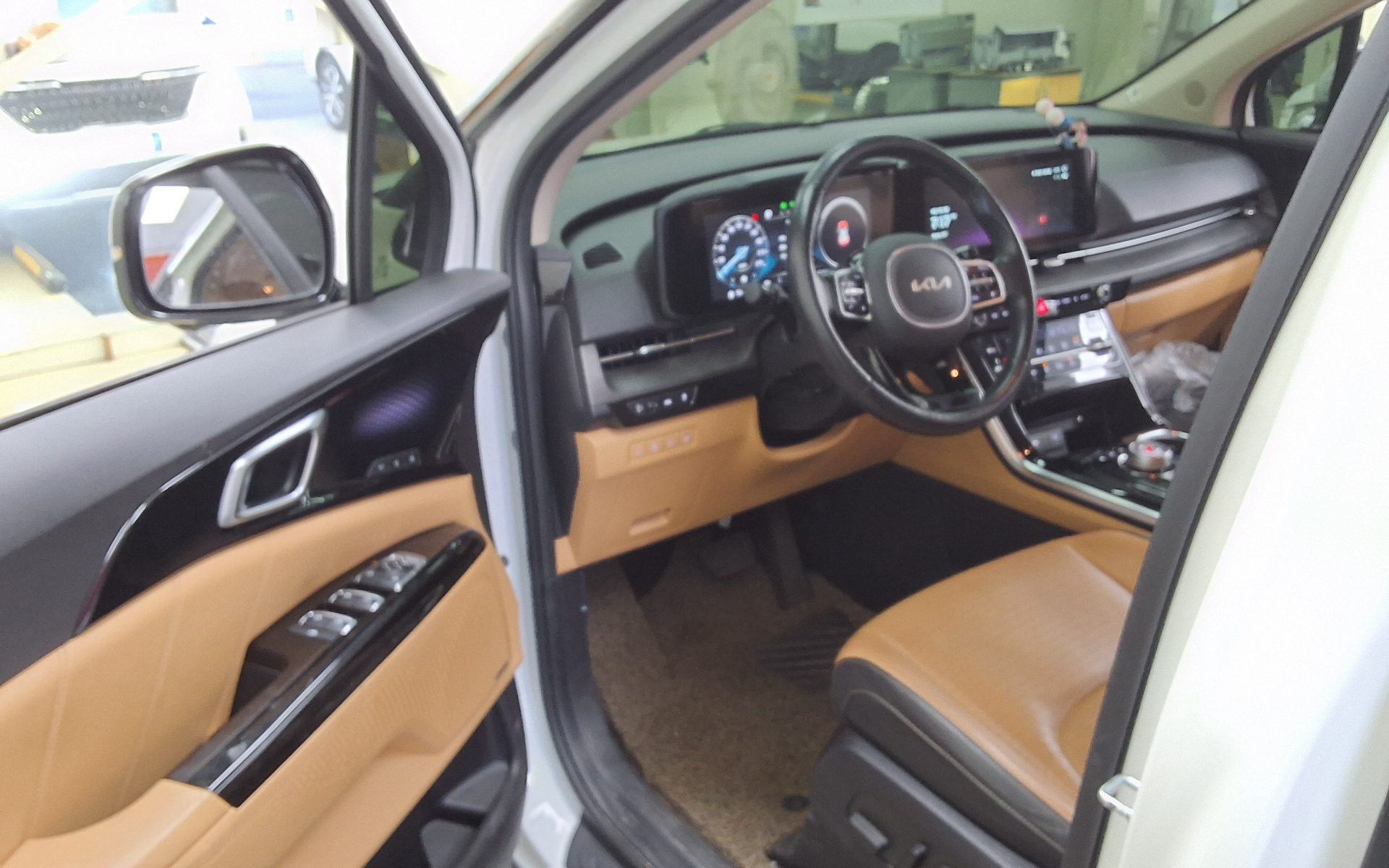 2022 - kia carnival