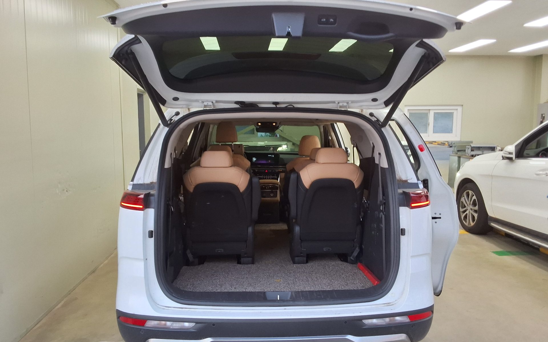 2022 - kia carnival