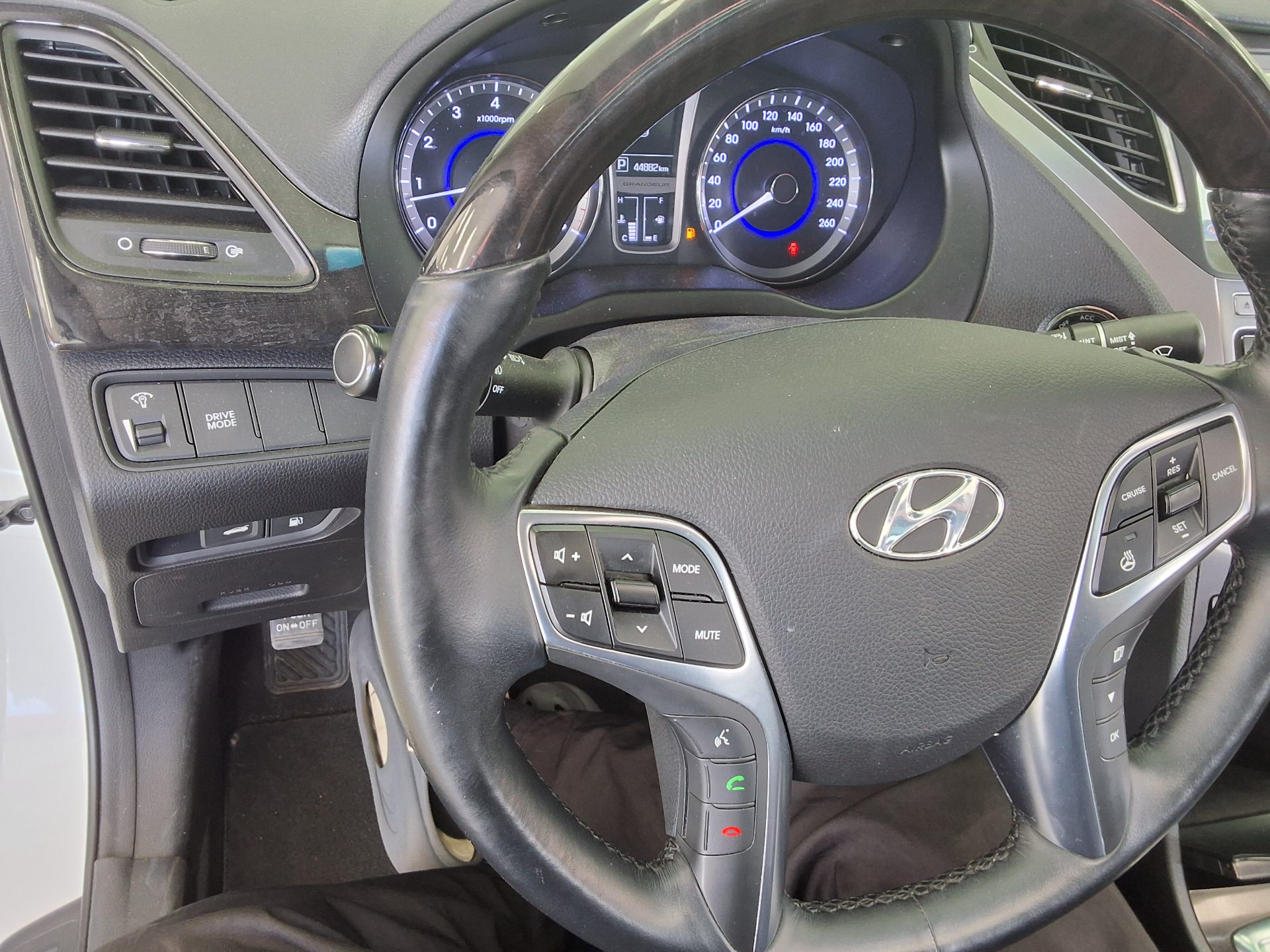 2016 - hyundai grandeur
