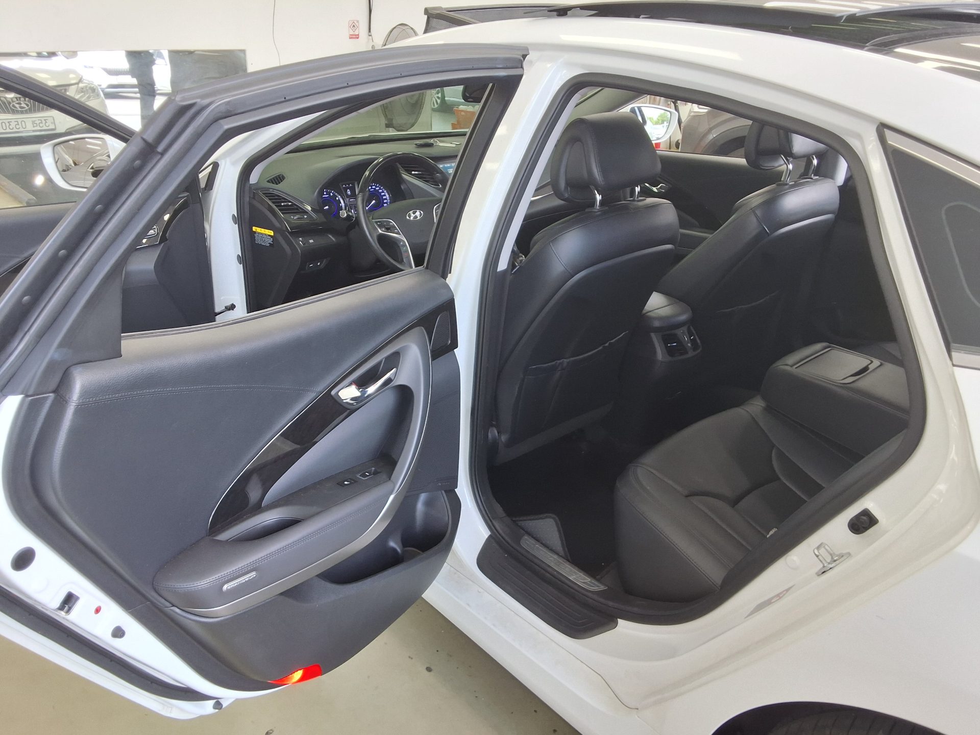 2016 - hyundai grandeur