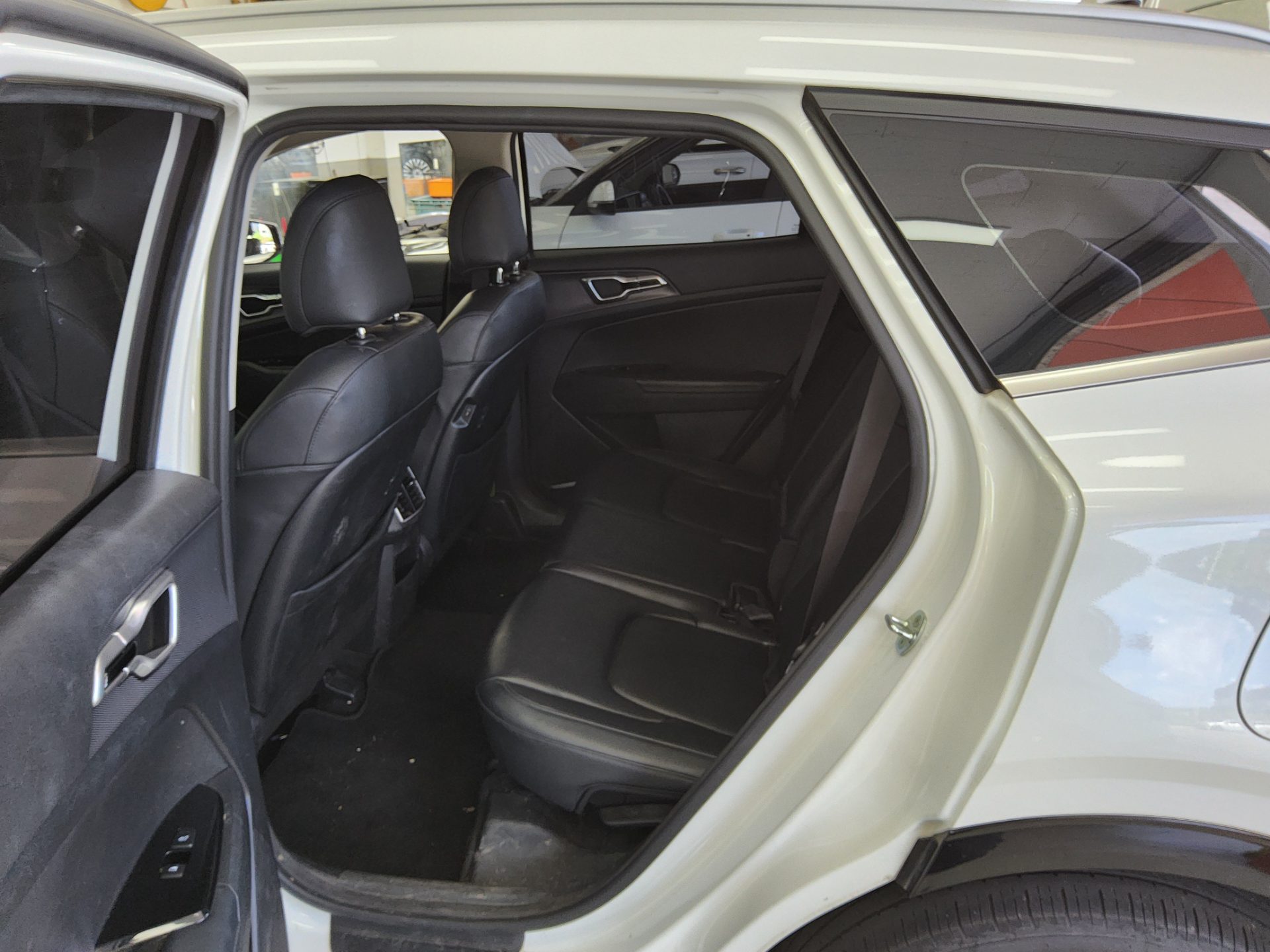 2022 - kia sportage