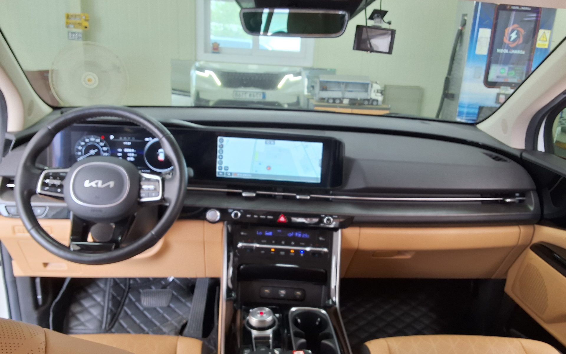 2023 - kia carnival