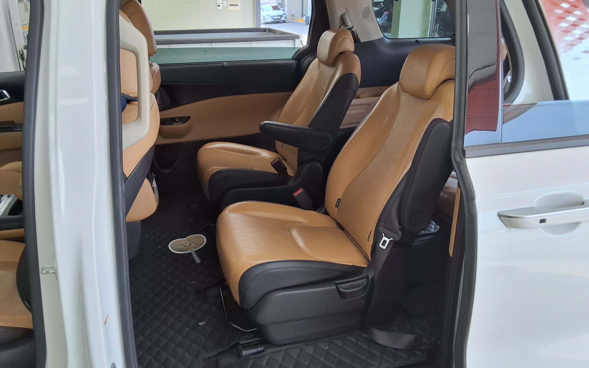 2023 - kia carnival