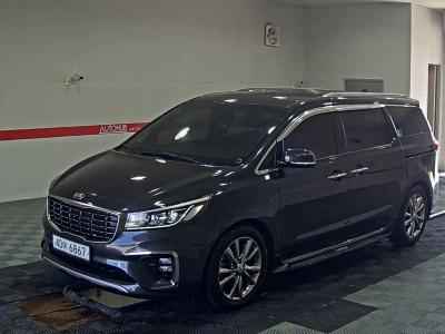 KIA CARNIVAL LIMOUSINE