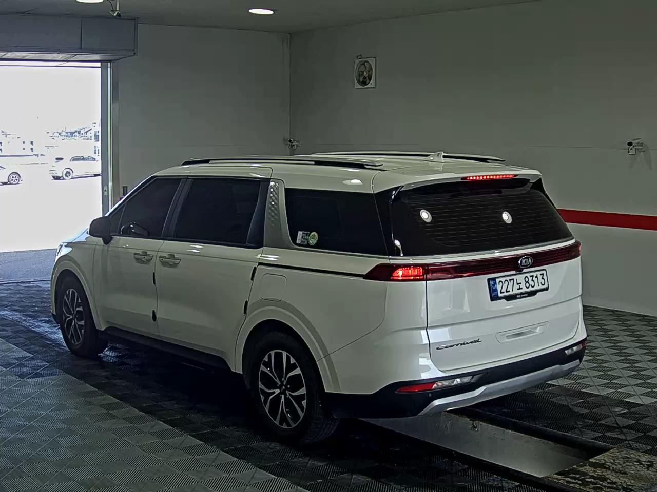 2021 - kia carnival
