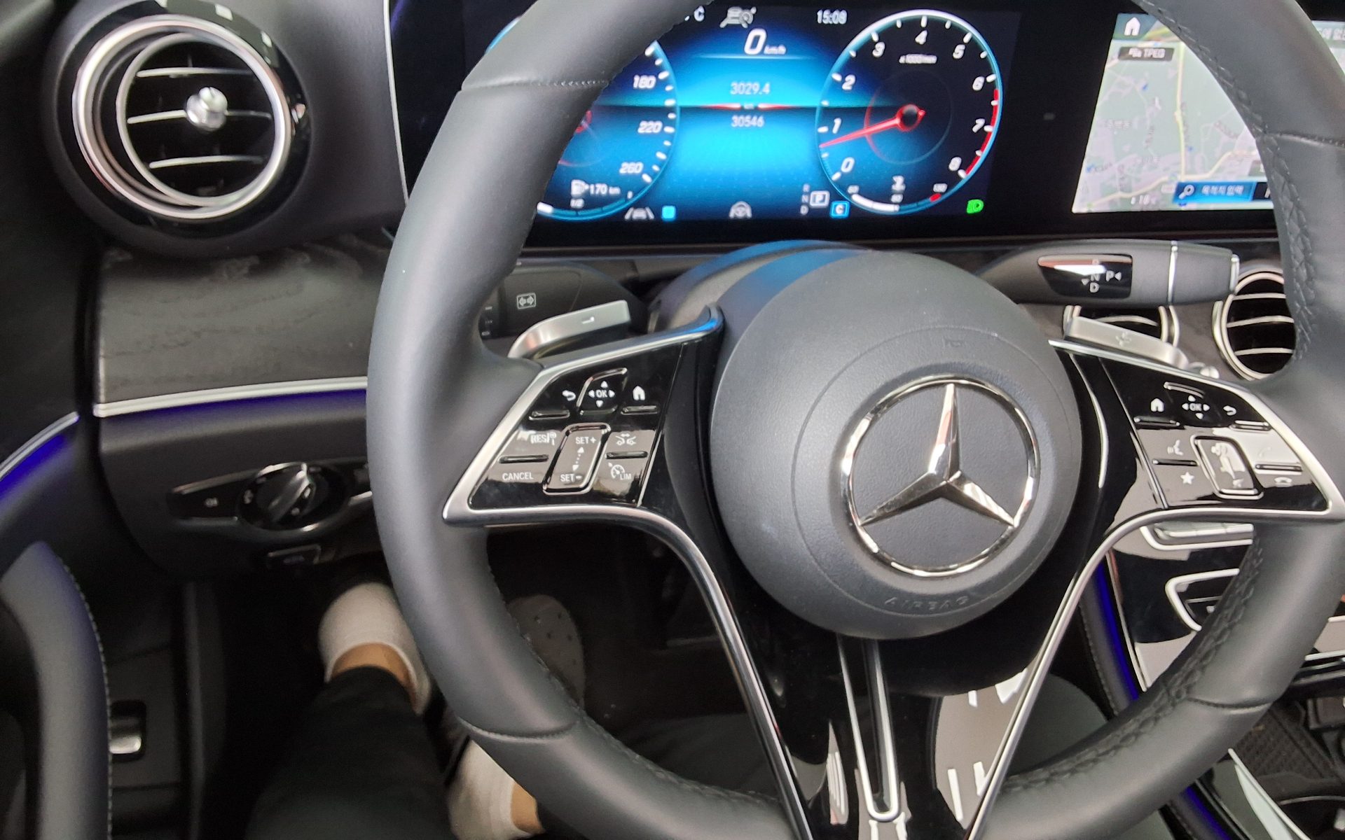 Mercedes-Benz E250 2023 — صورة 10