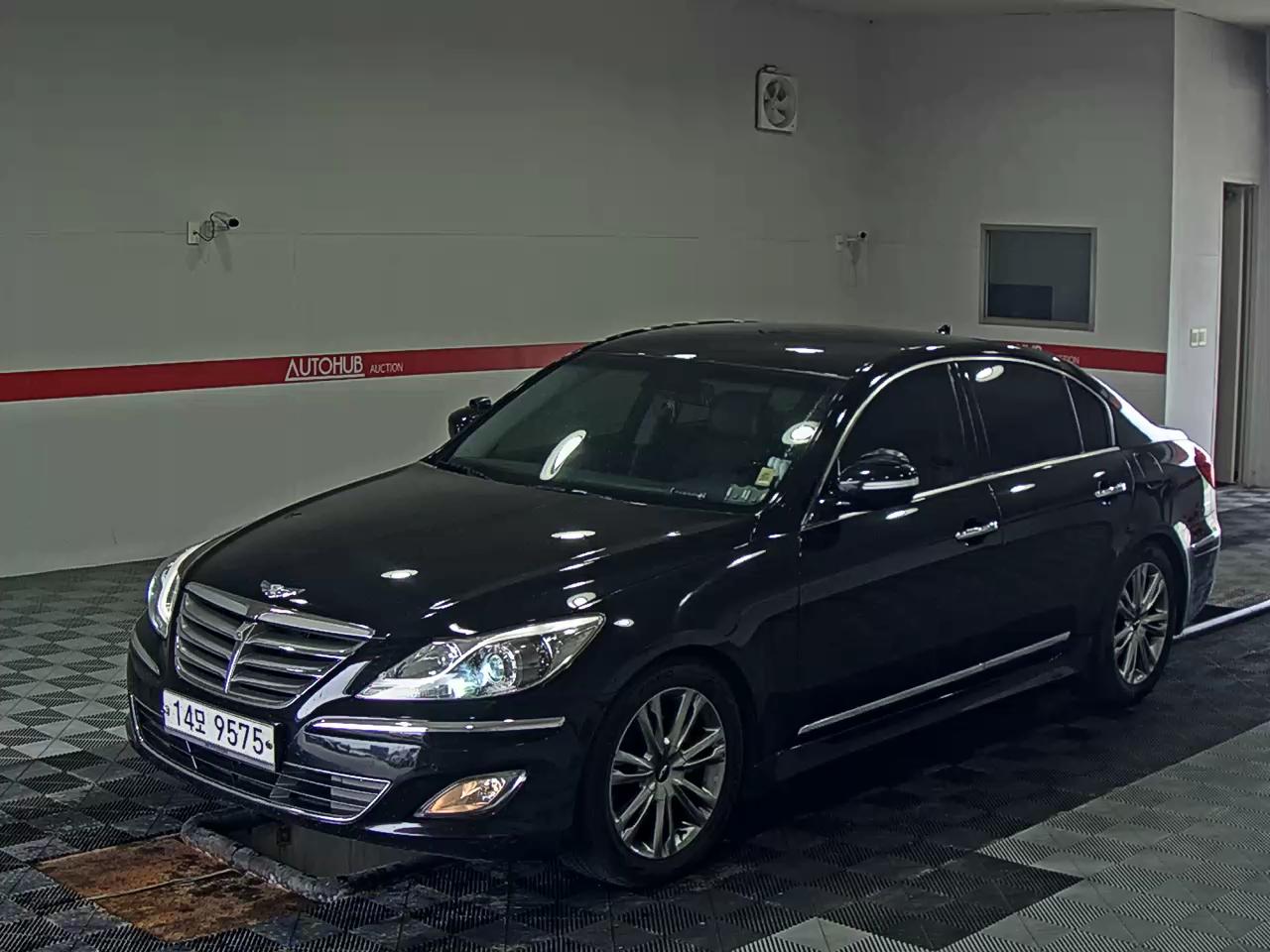 HYUNDAI GENESIS BH 330