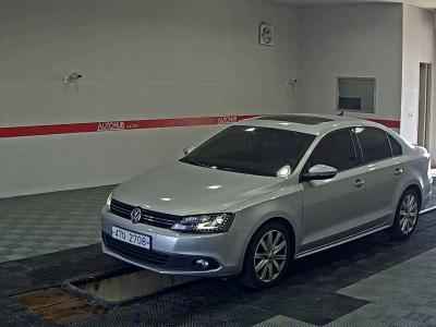 VOLKSWAGEN JETTA (6TH GEN) TDI