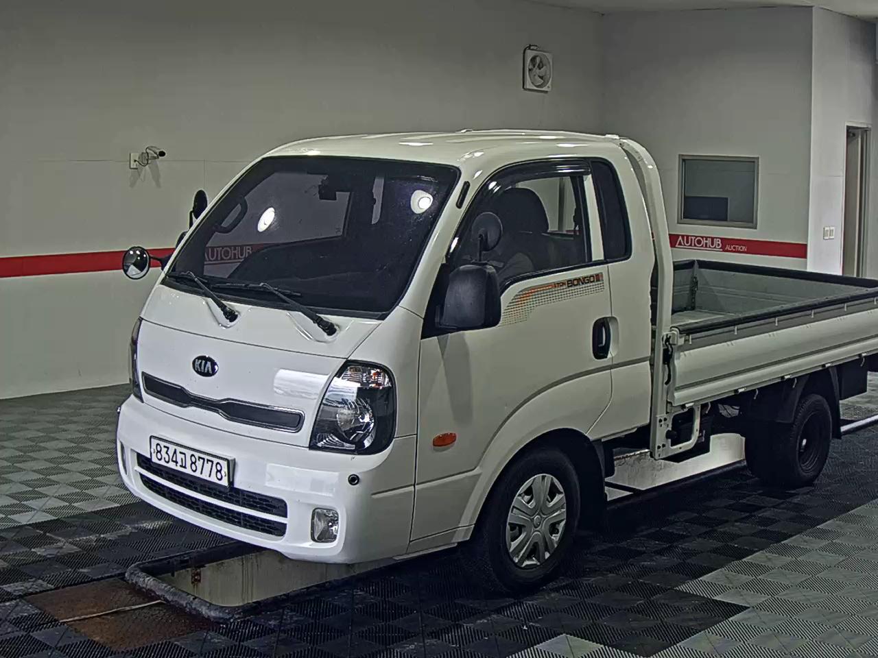 KIA BONGO III CARGO BUILT-IN BOX TRUCK 1 TON KING CAB