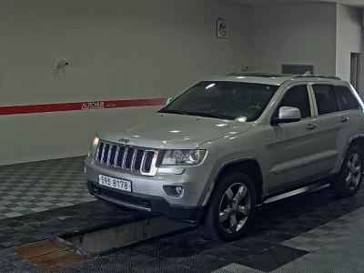 JEEP GRAND CHEROKEE (WK2) V6 OVERLAND