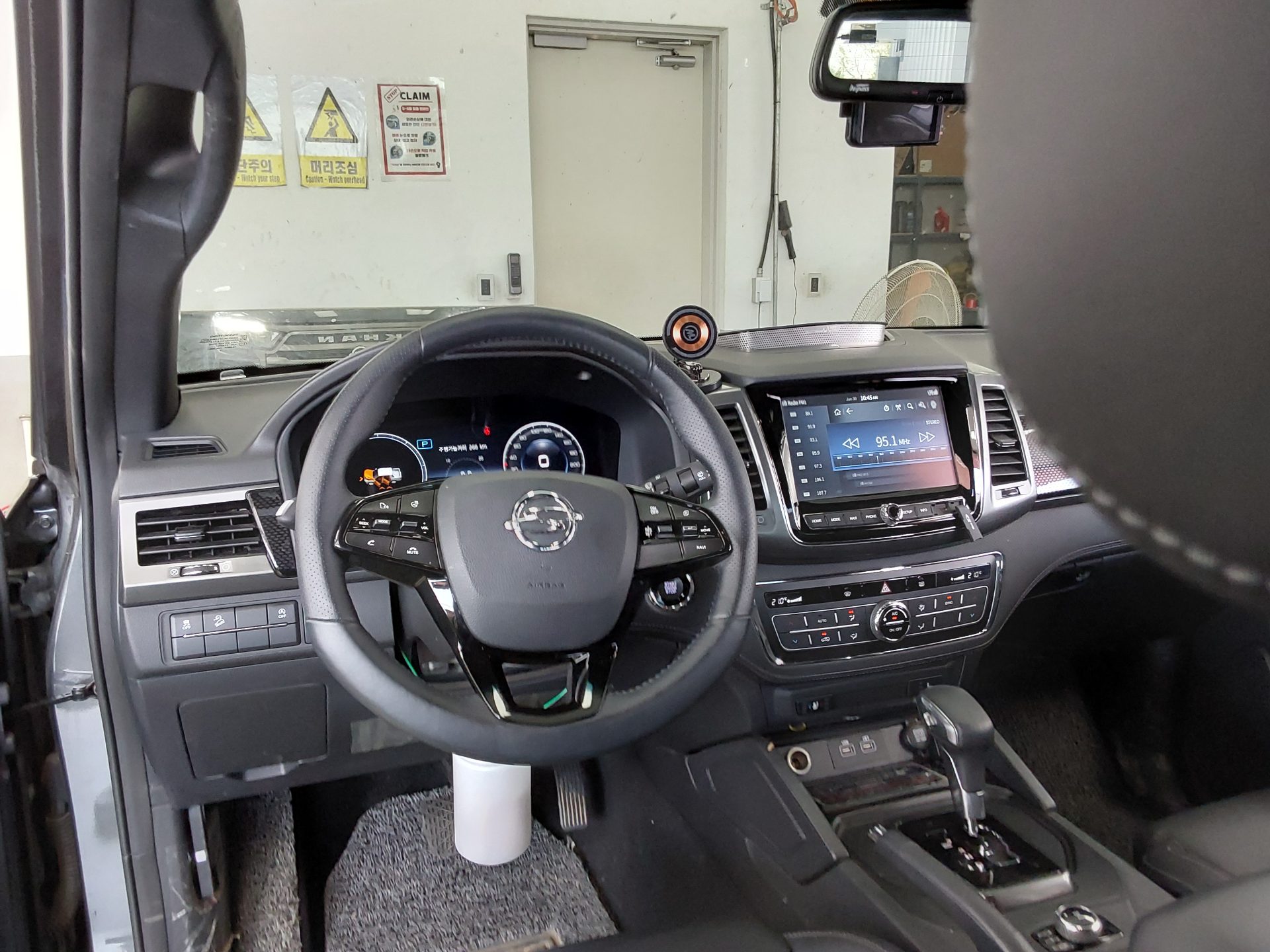 2023 - ssangyong rexton