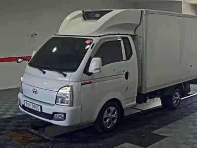 HYUNDAI PORTER II HIGH-ROOF FREEZER BOX TRUCK SUPER CAB TWIN COMPRESSOR