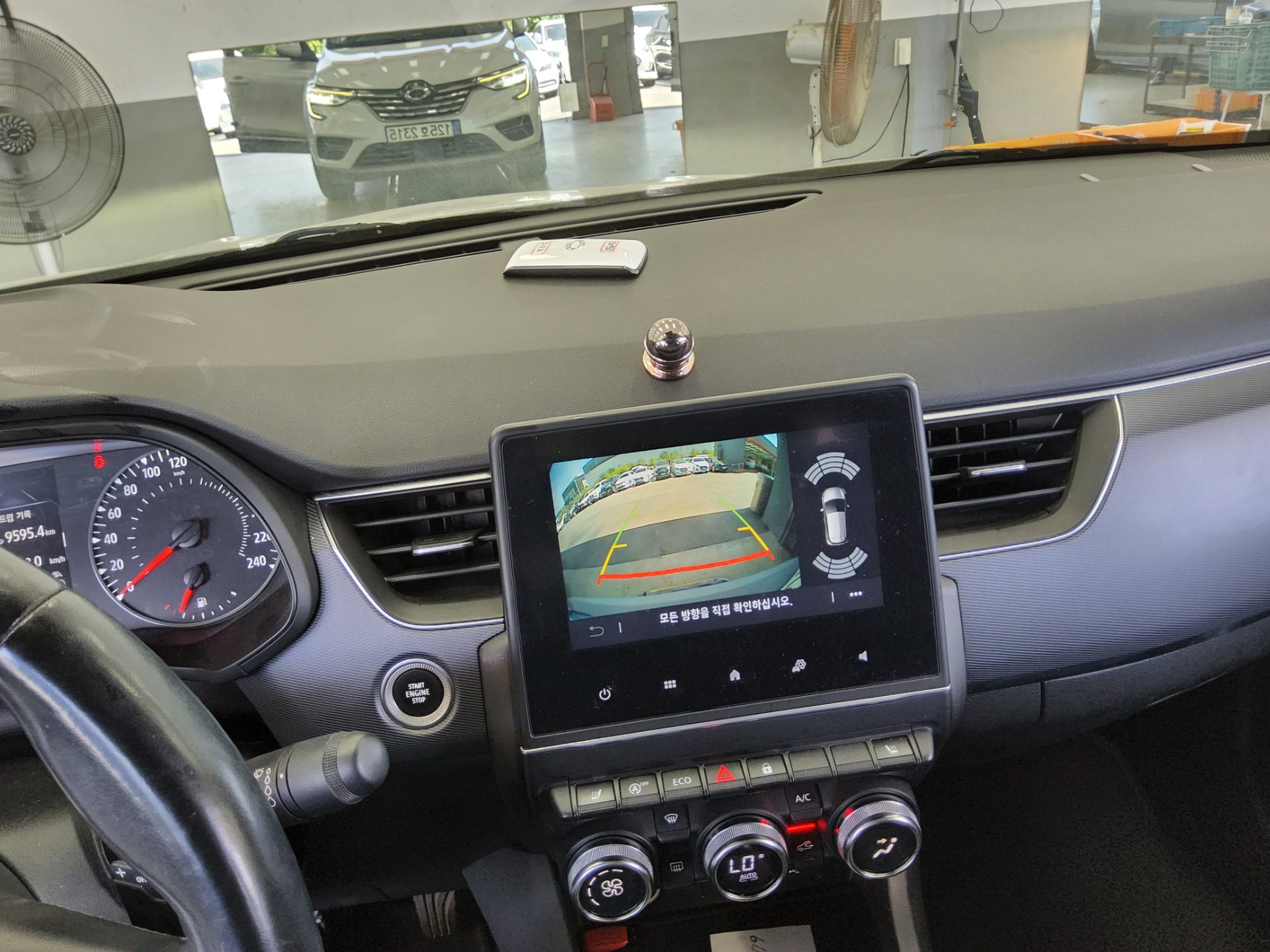 2022 - renault xm3