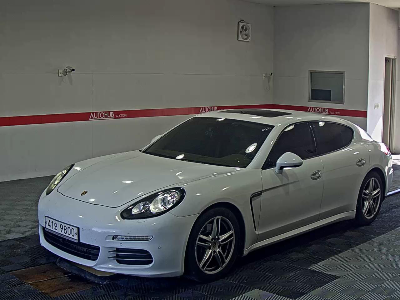 PORSCHE PANAMERA