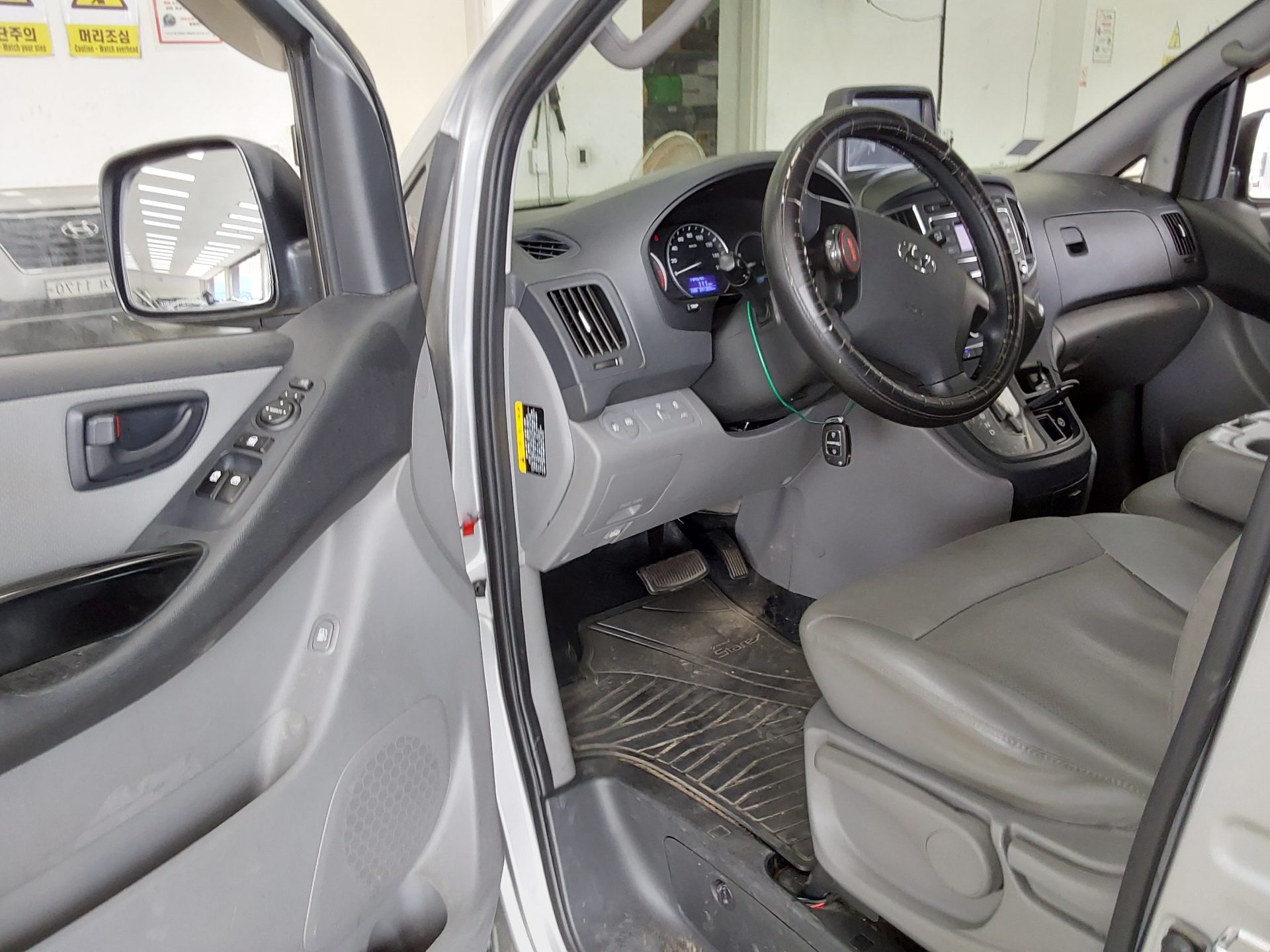 2020 - hyundai grand starex