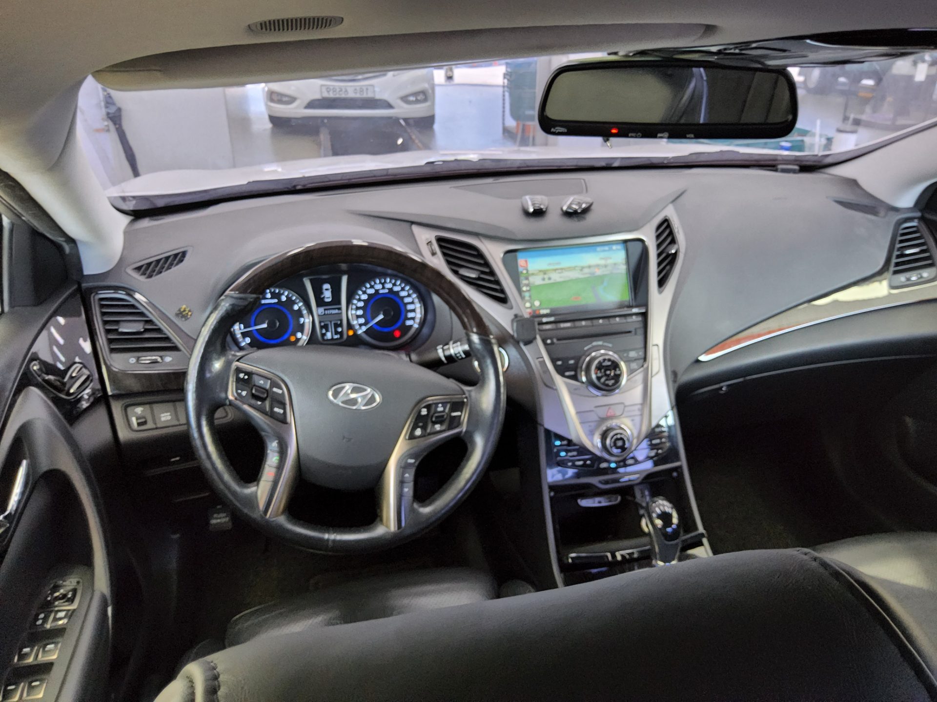 2012 - hyundai grandeur