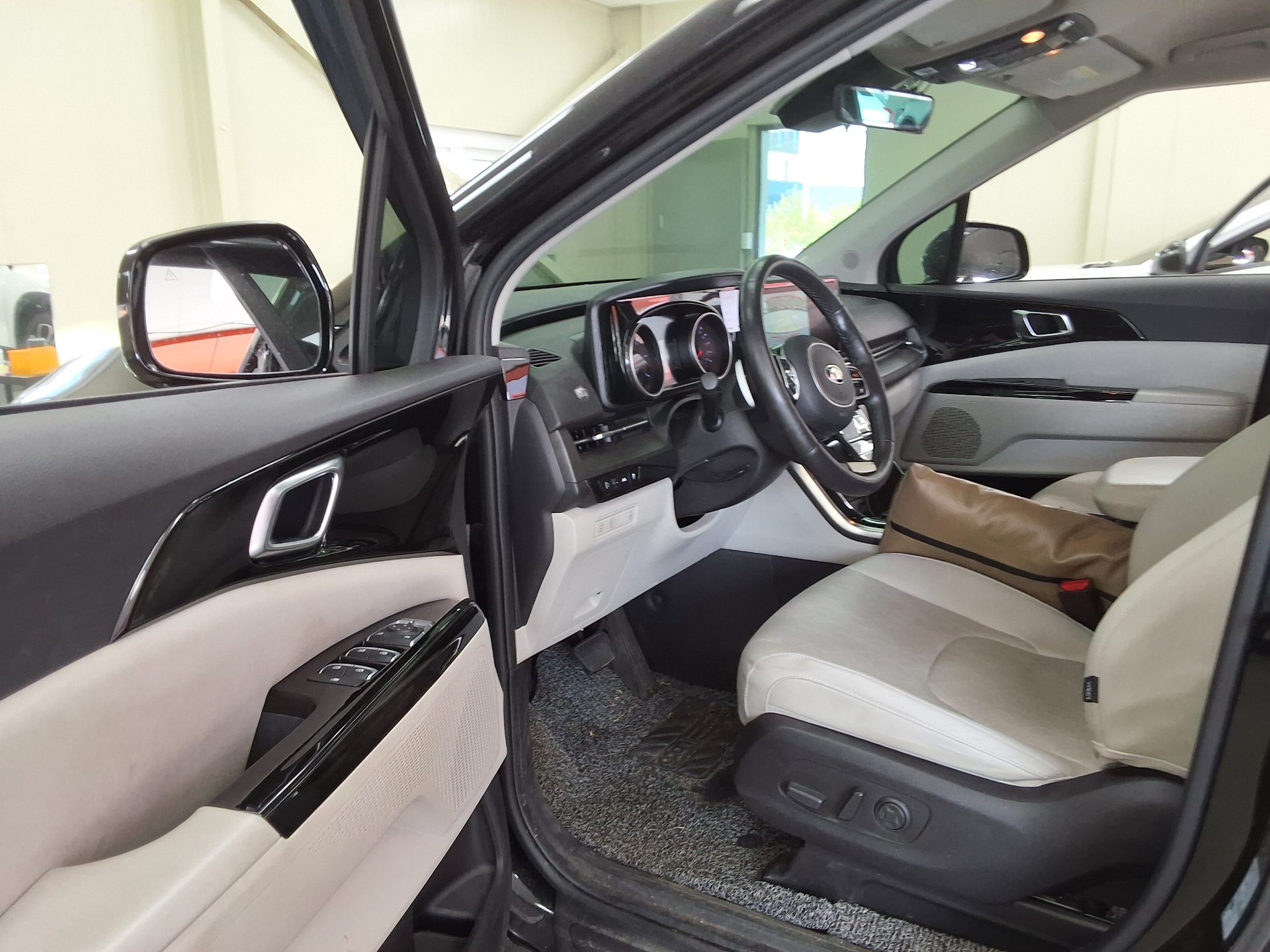 2021 - kia carnival