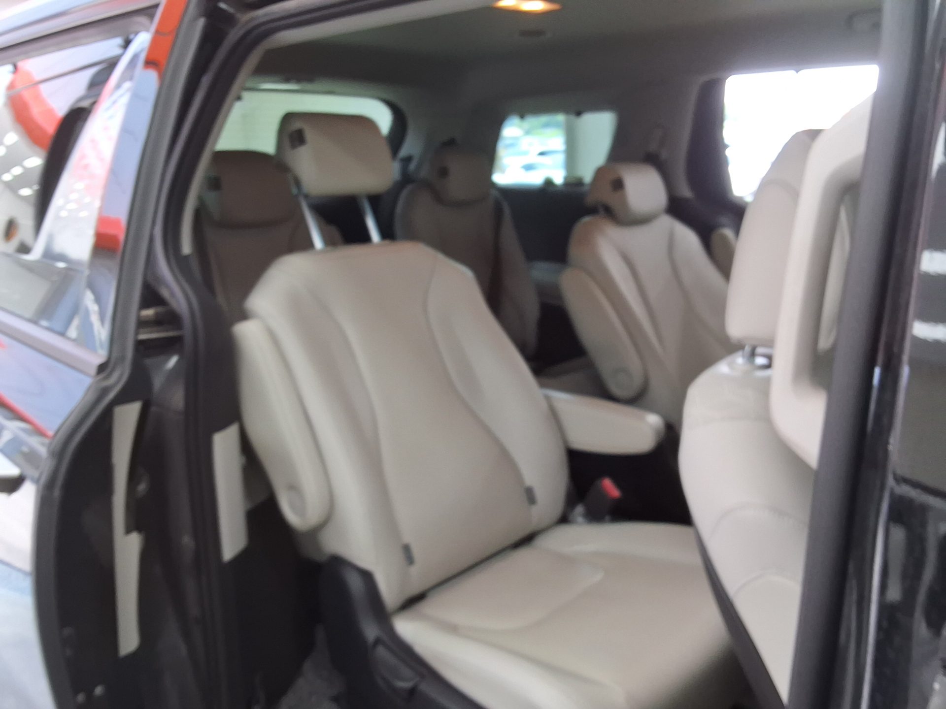 2021 - kia carnival