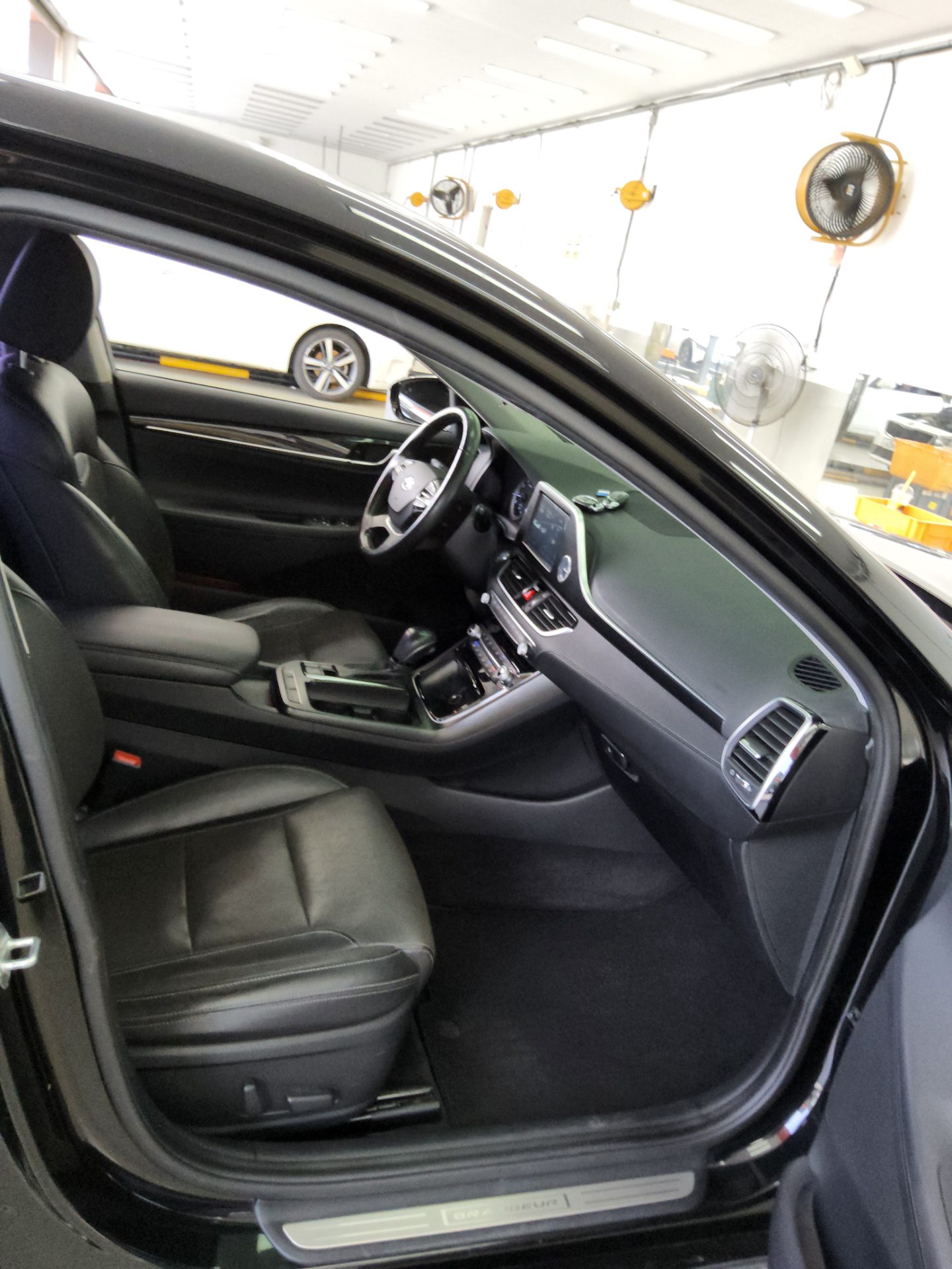 2018 - hyundai grandeur
