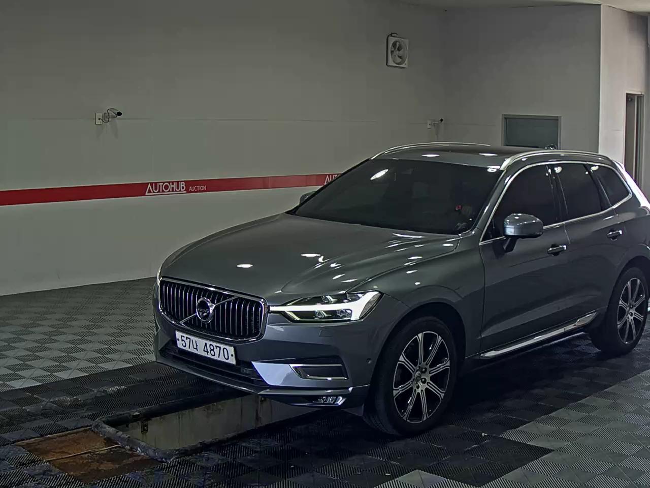 VOLVO XC60 (2ND GEN) D5 INSCRIPTION