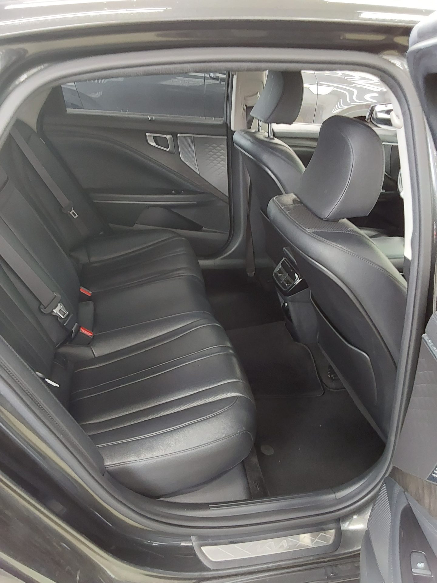 2022 - kia k8