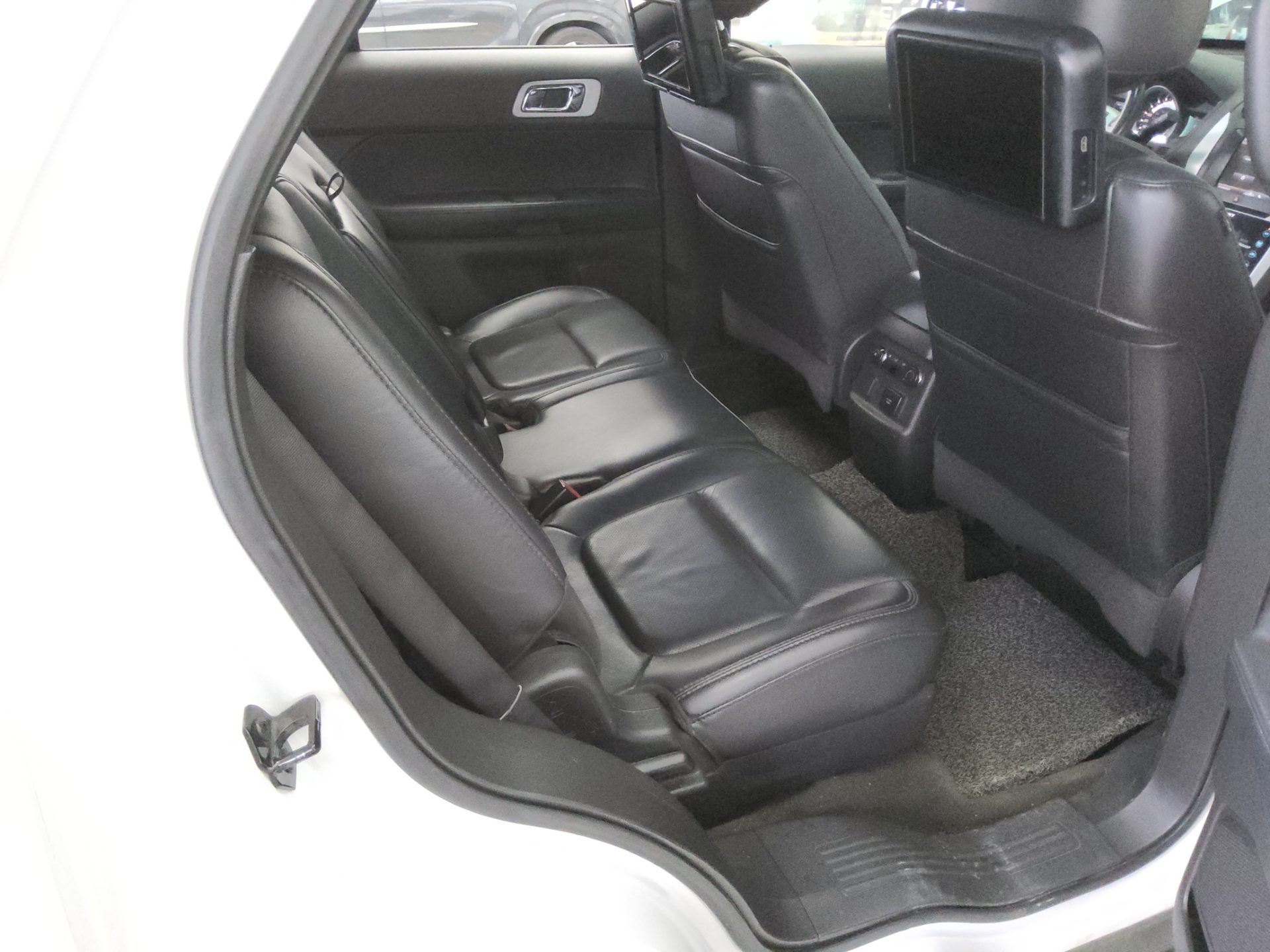 2014 - ford explorer