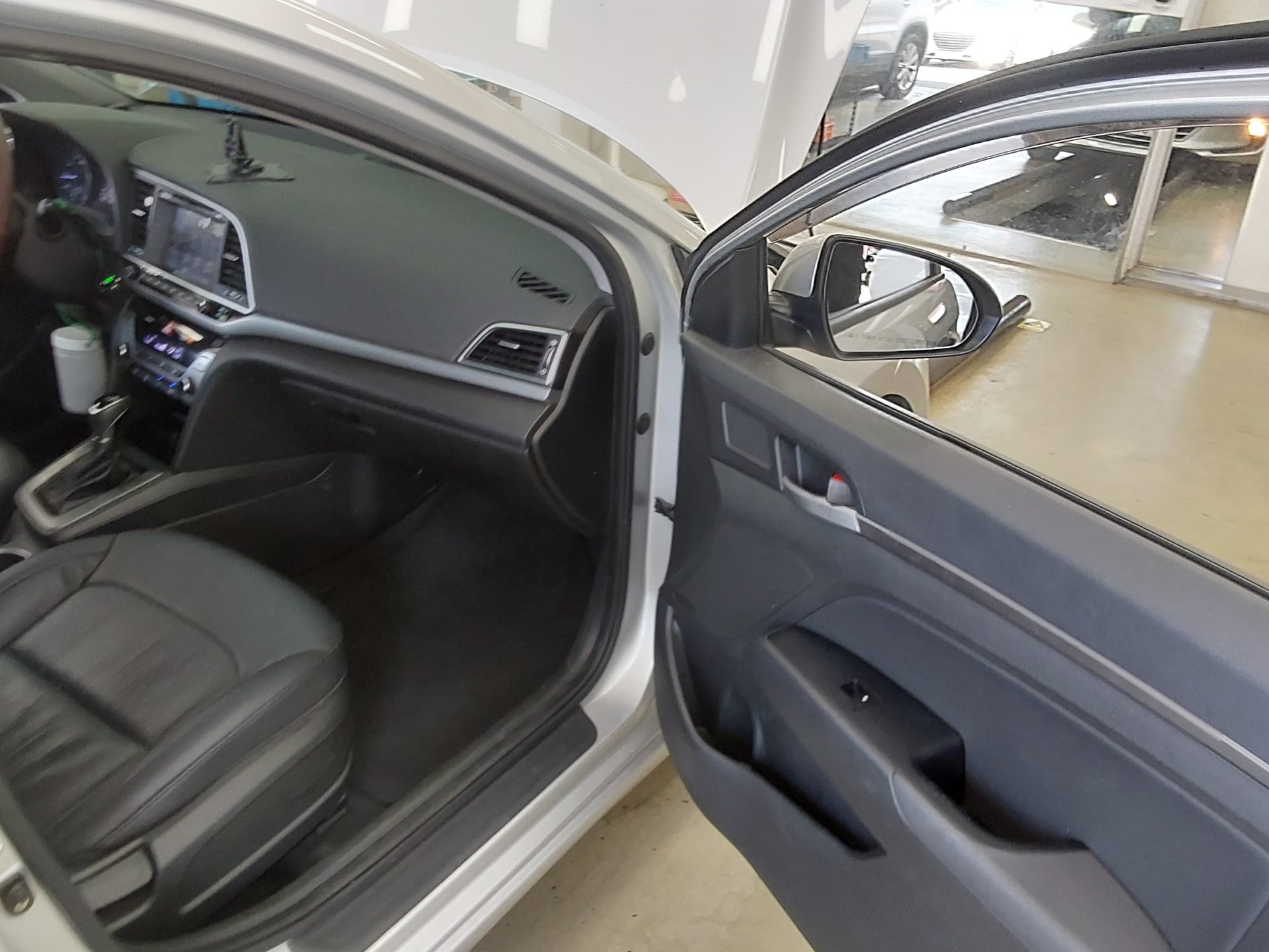 2017 - hyundai avante