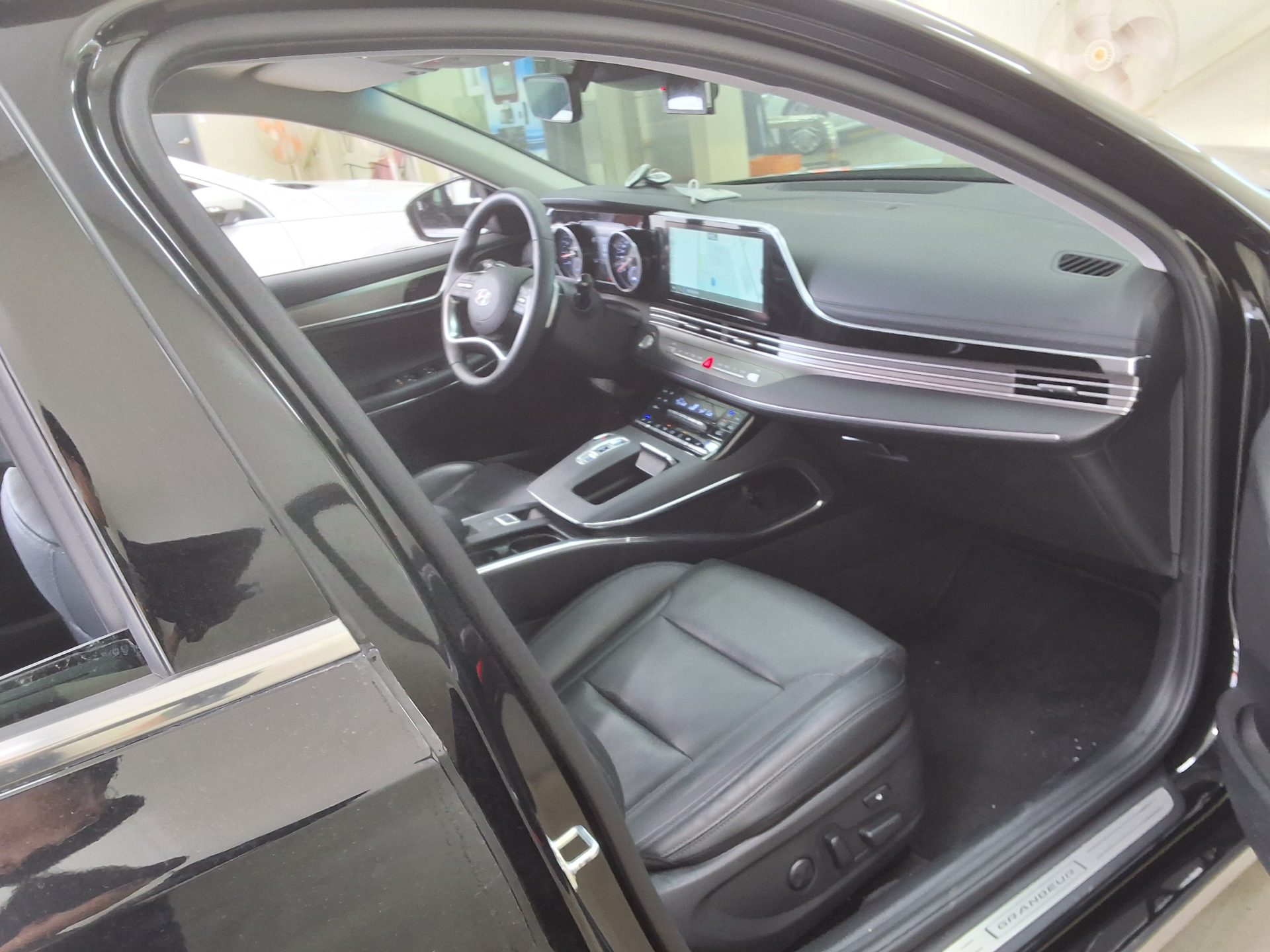 2022 - hyundai grandeur