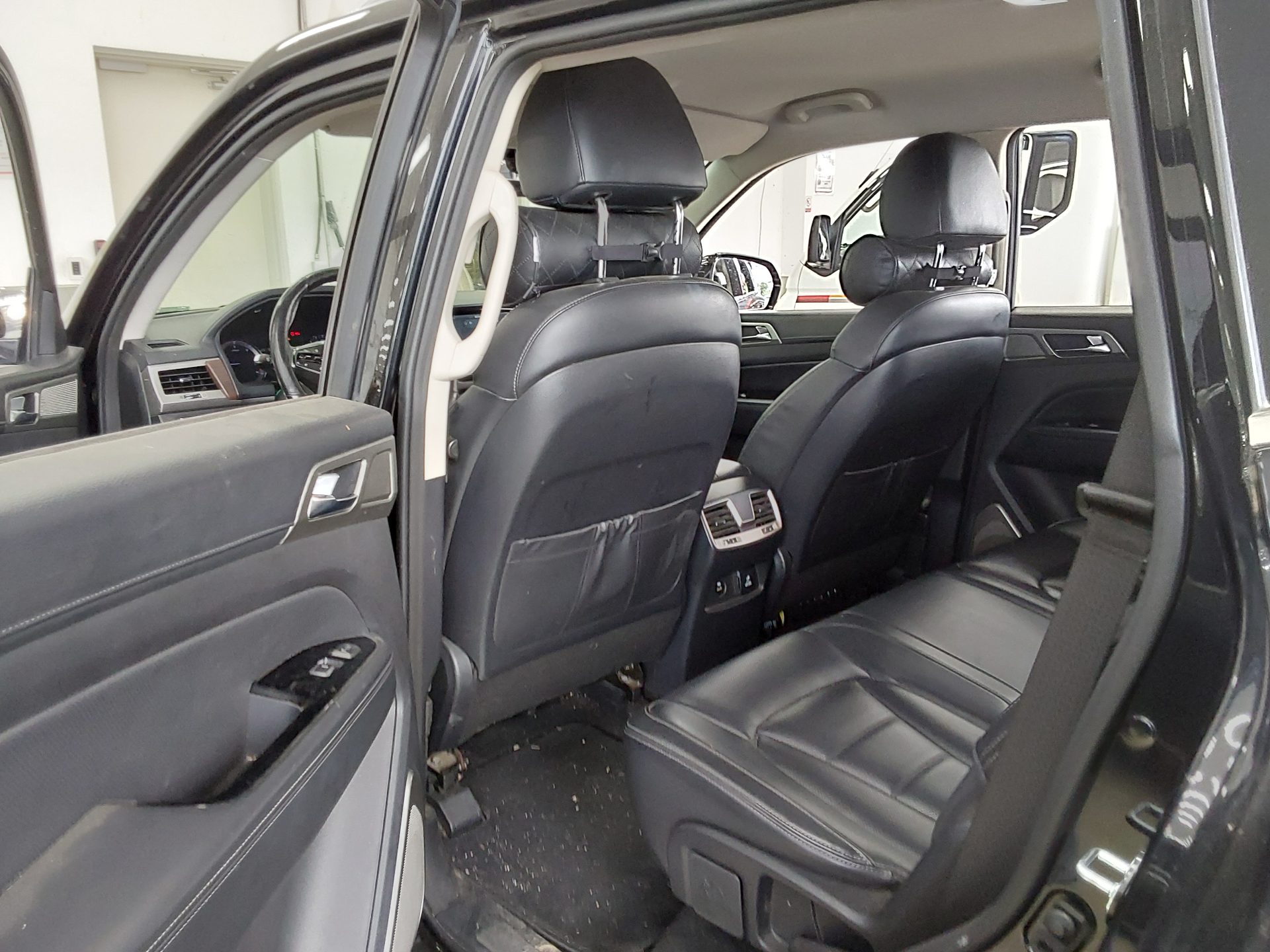 2018 - ssangyong rexton