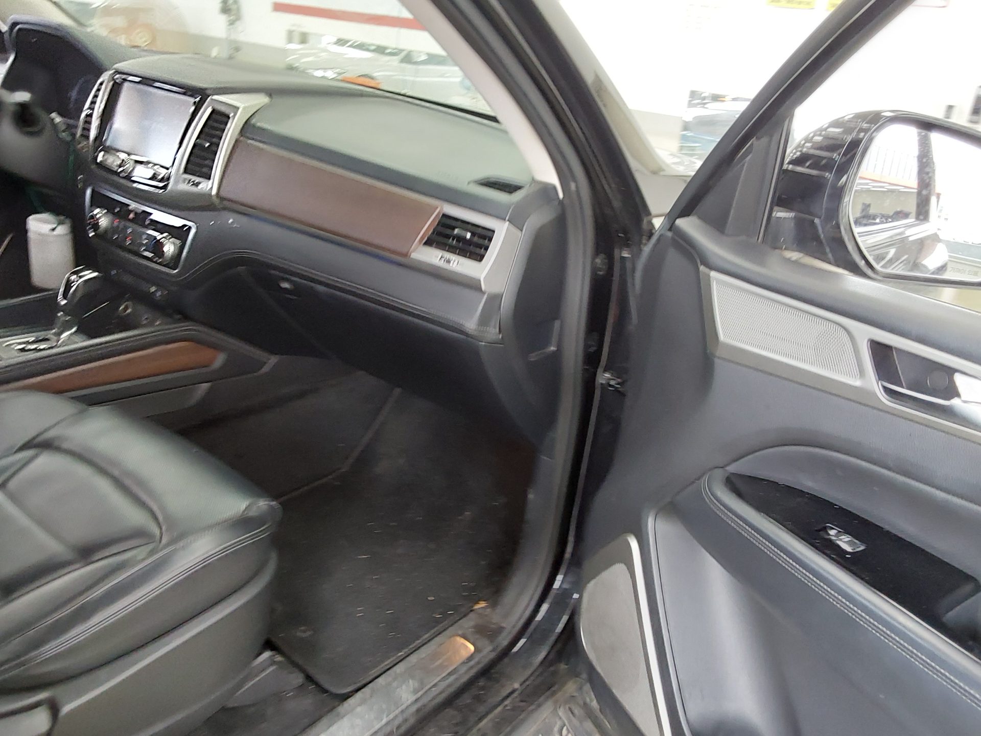 2018 - ssangyong rexton