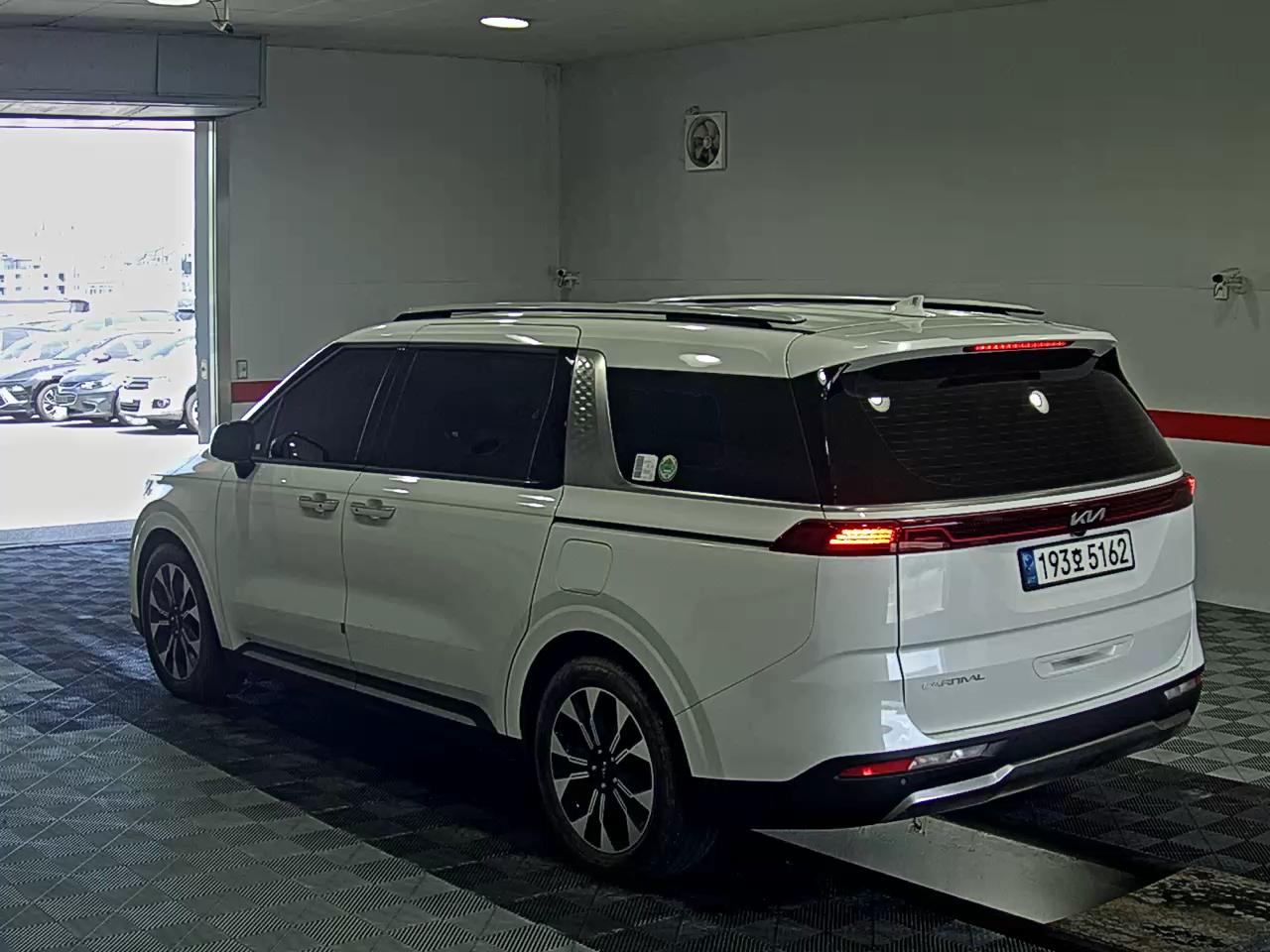 2023 - kia carnival