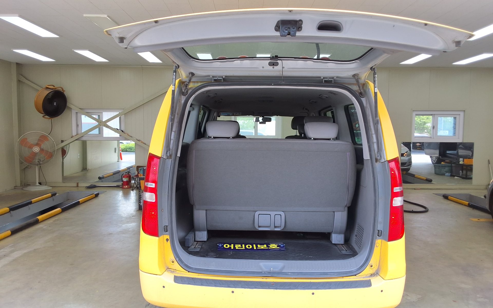 2014 - hyundai grand starex