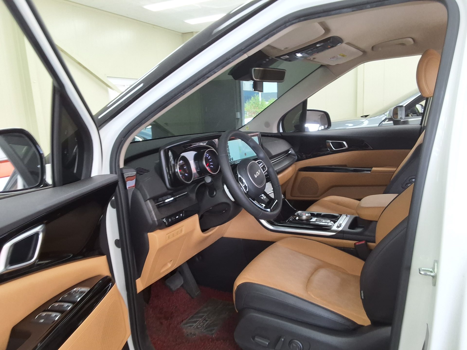 2023 - kia carnival