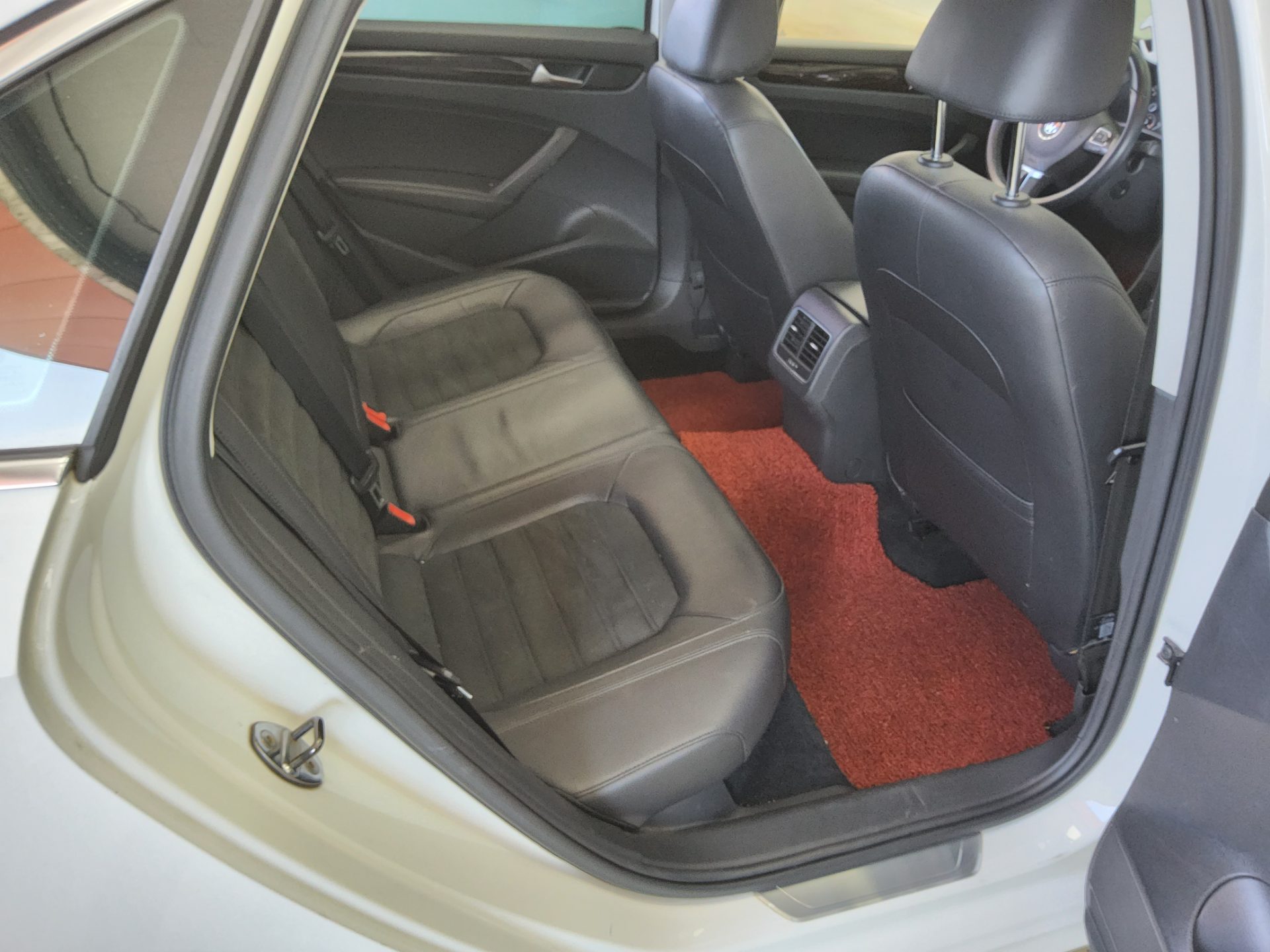 2014 - volkswagen passat