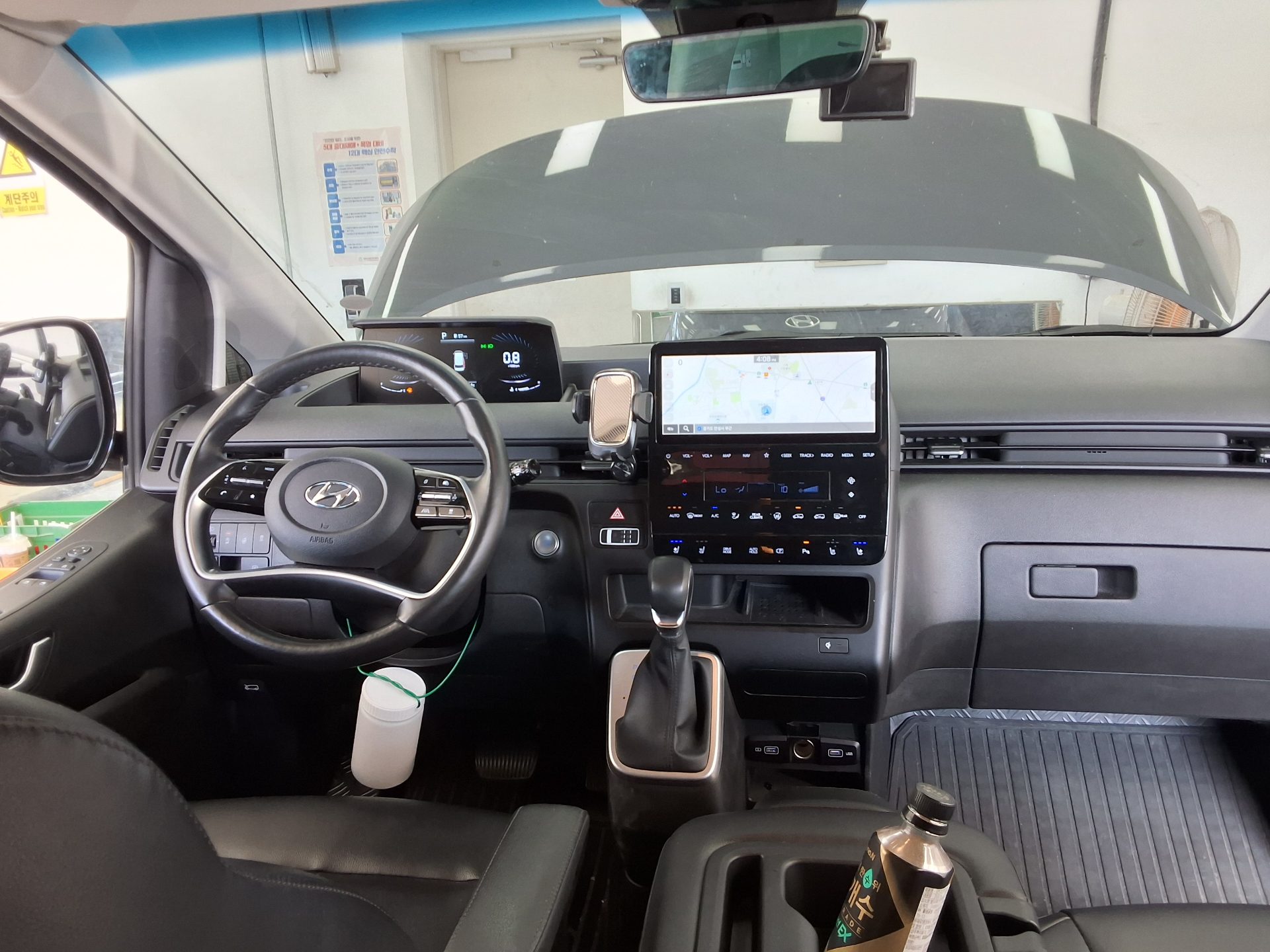 2022 - hyundai staria