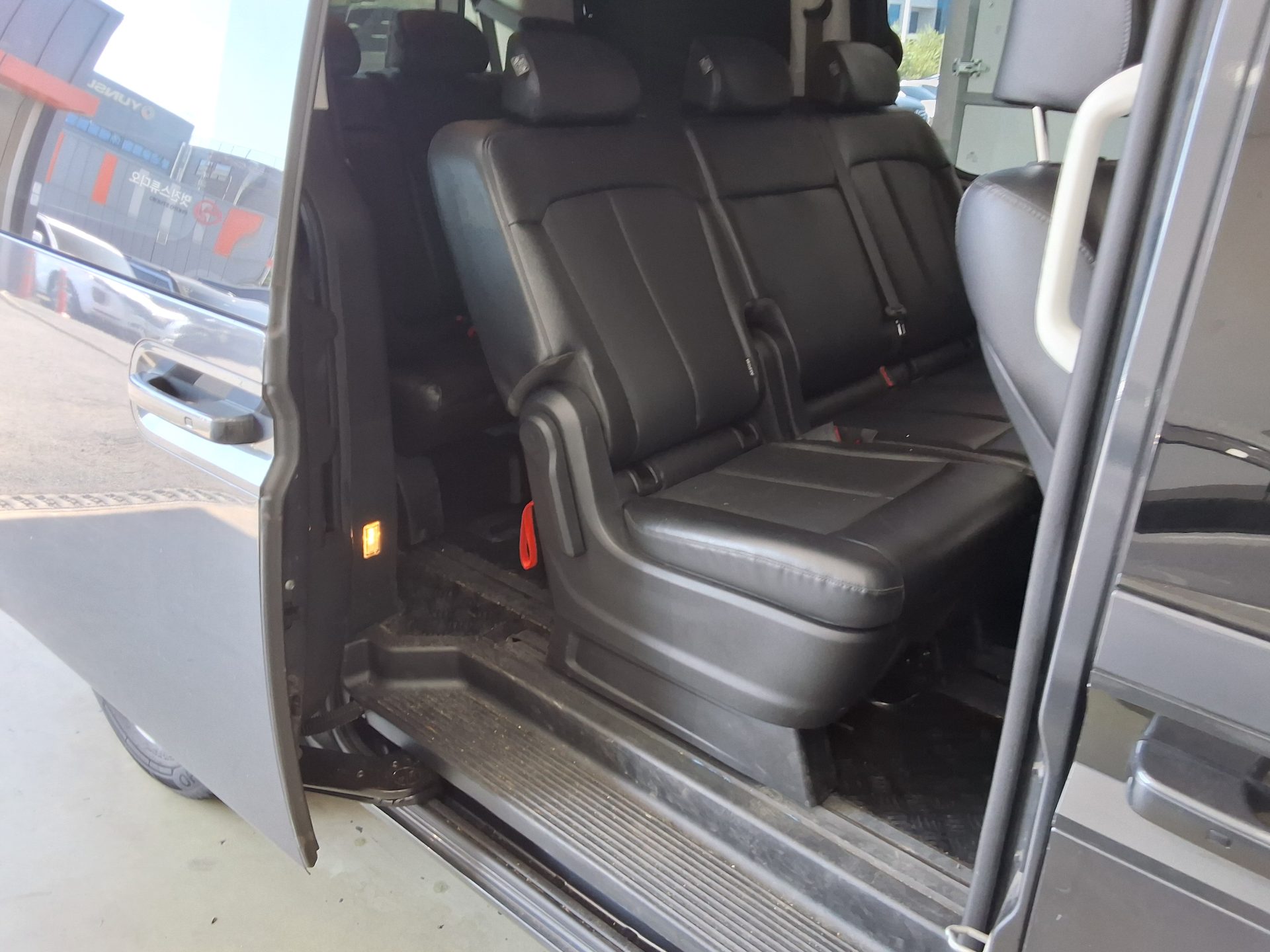 2022 - hyundai staria