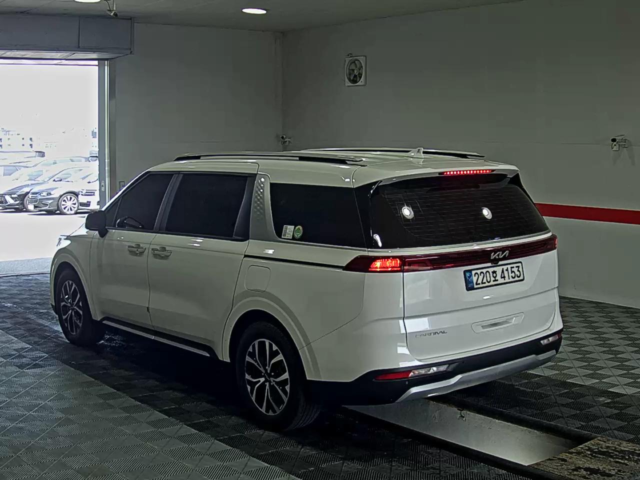2023 - kia carnival