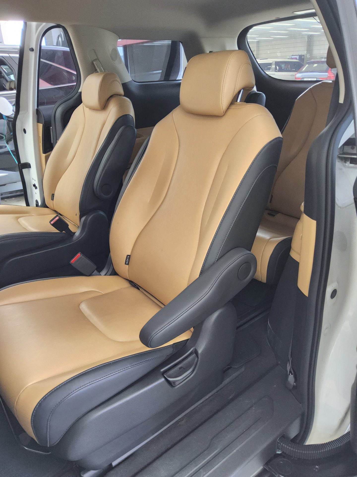 2023 - kia carnival