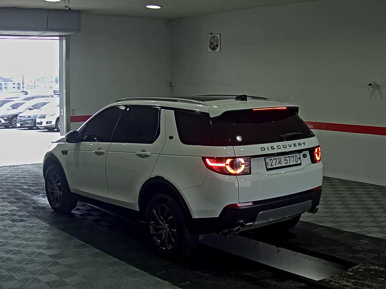 2019 - land rover discovery