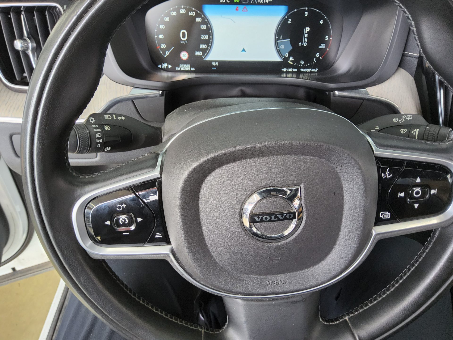 2019 - volvo xc60