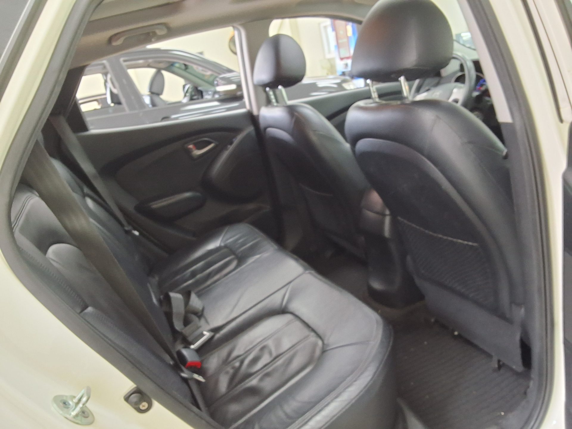 2010 - hyundai tucson