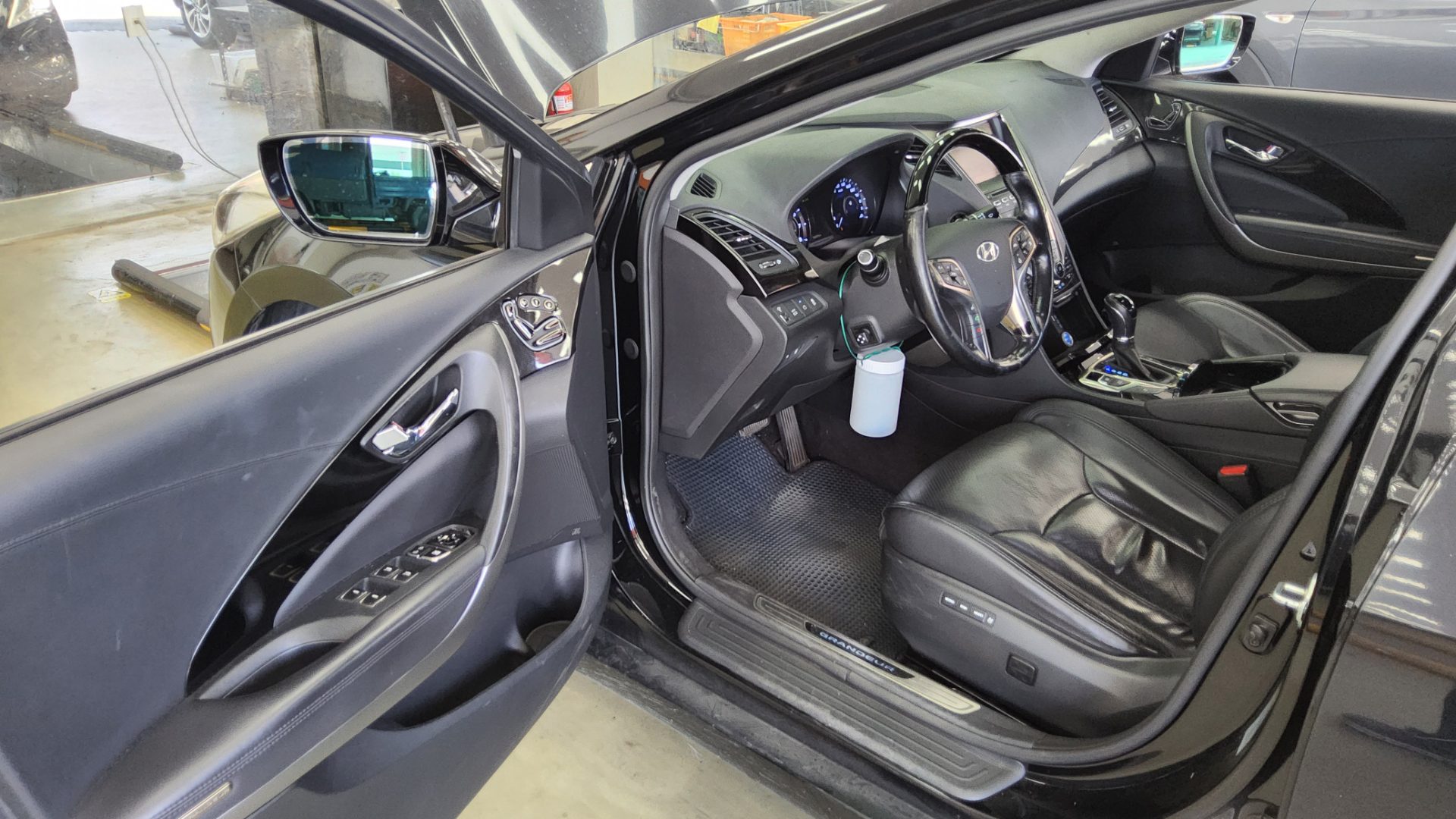 2012 - hyundai grandeur