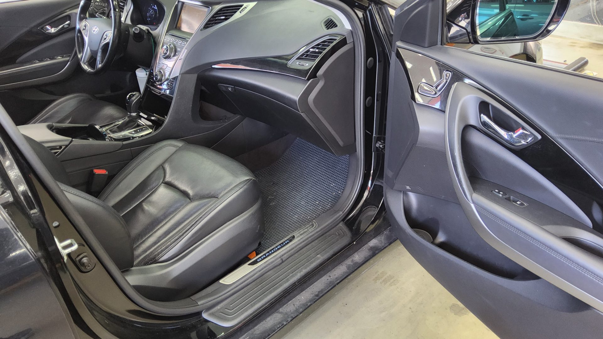 2012 - hyundai grandeur