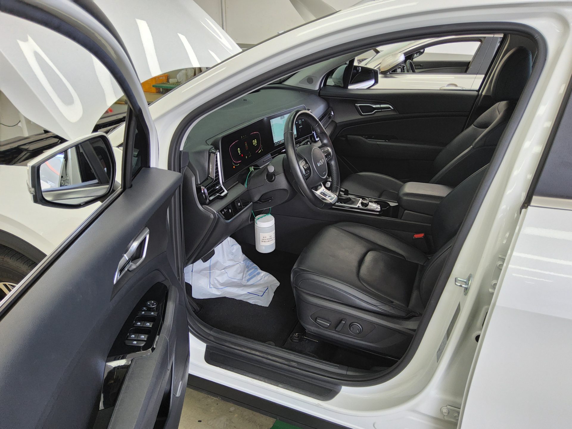 2023 - kia sportage