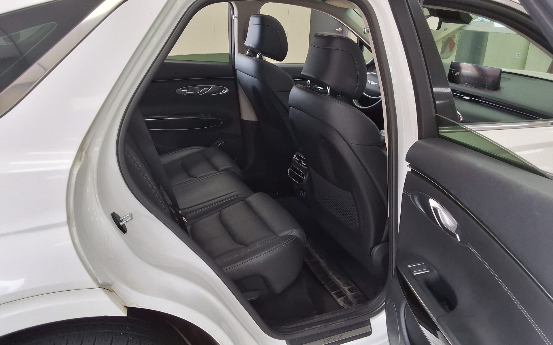 2021 - genesis gv70