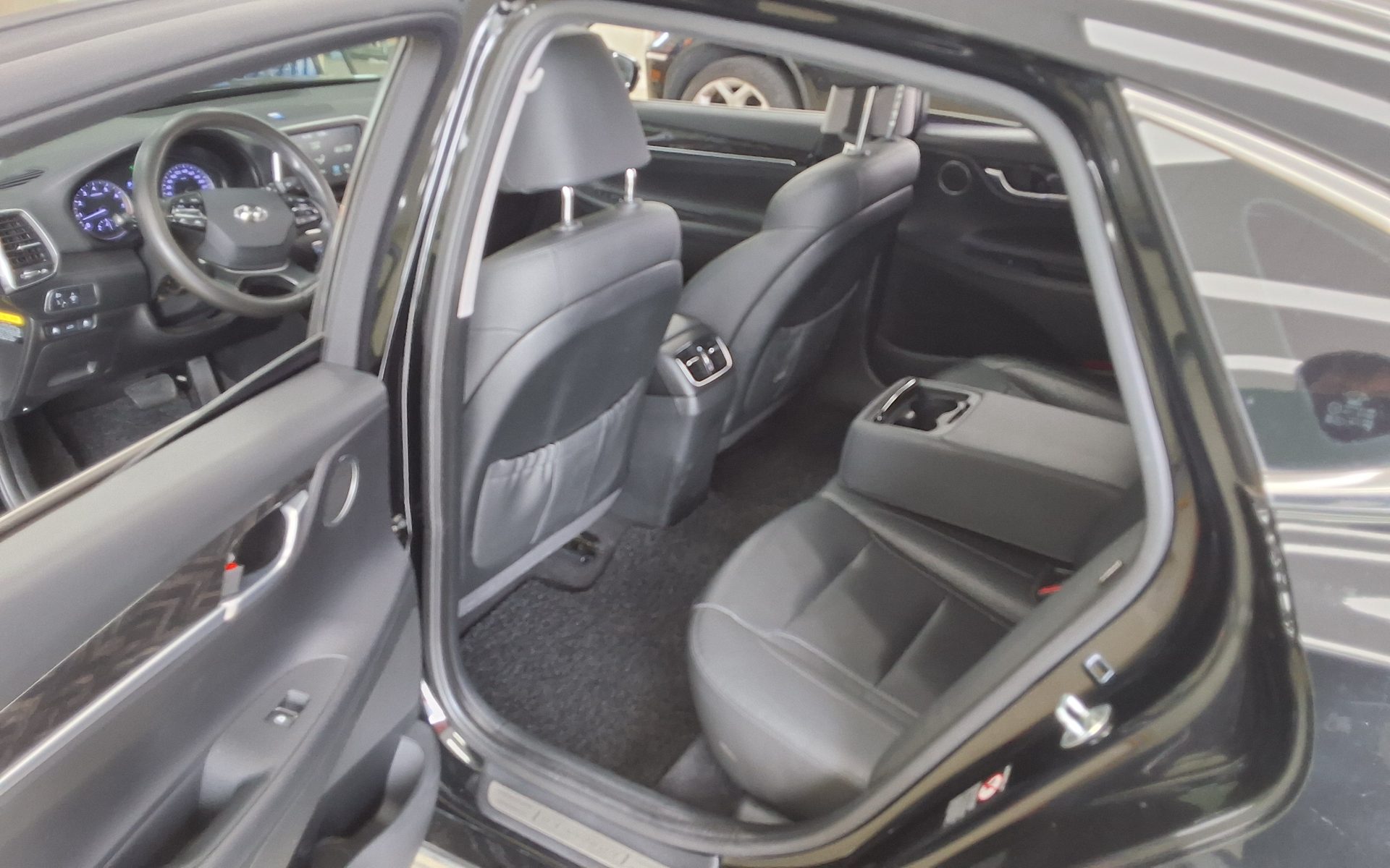 2018 - hyundai grandeur