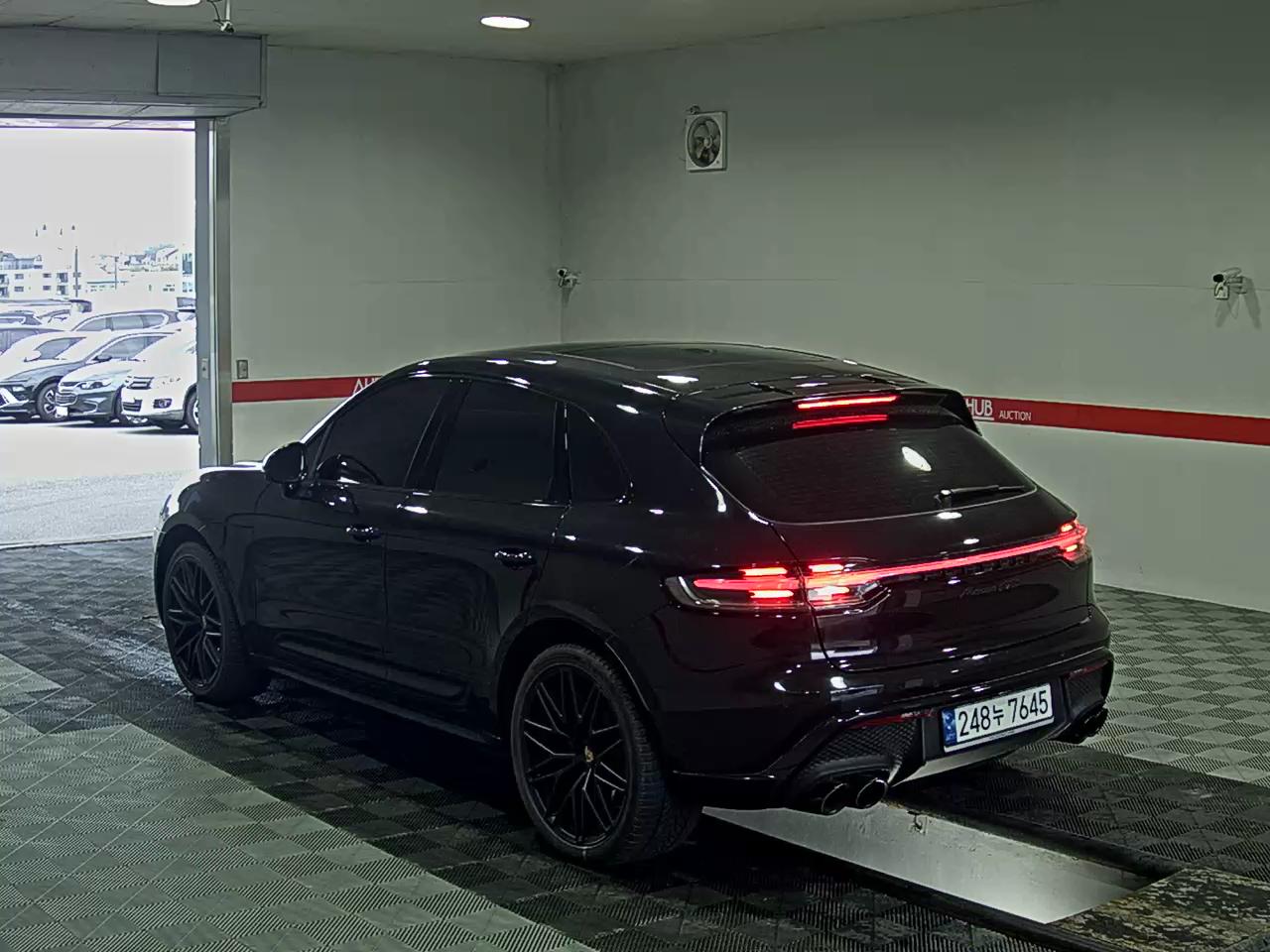 2023 - porsche macan