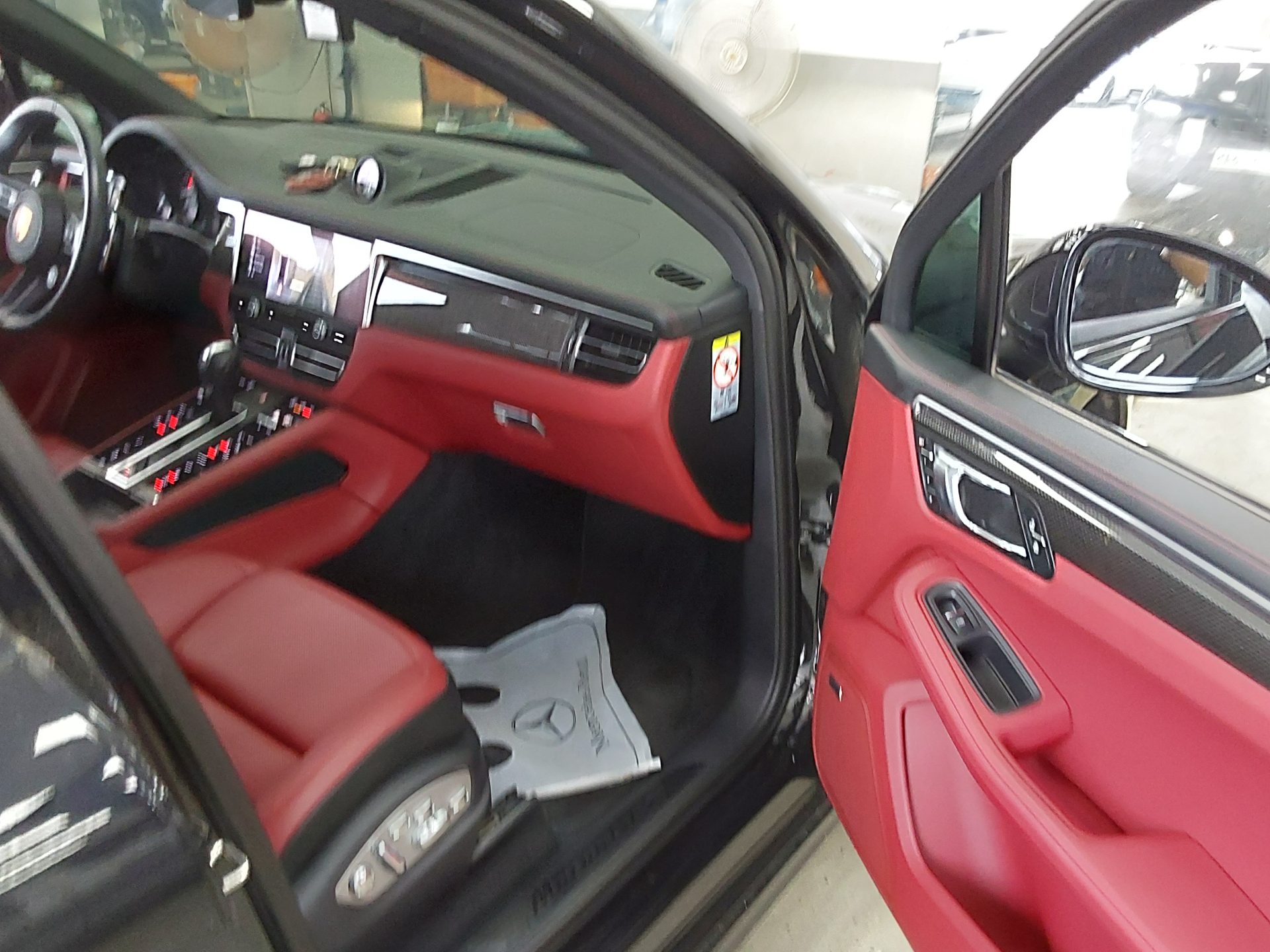 2023 - porsche macan