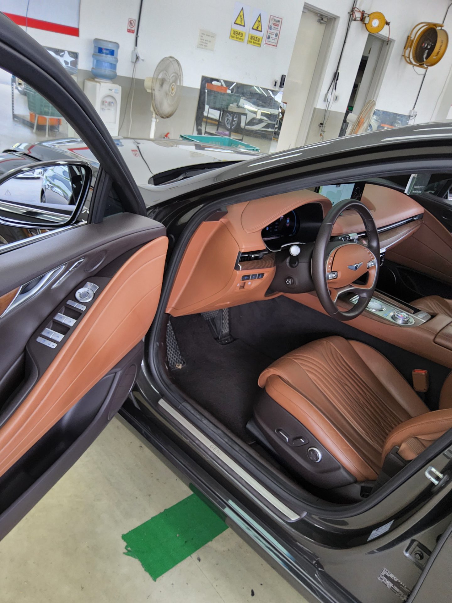 2022 - genesis g80